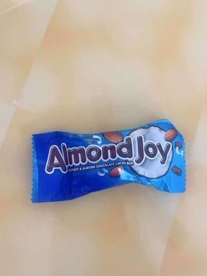 ✨ Flashback to the days of Almond Joy! Who else can’t help but sing along to 'Allmond Joy’?🎤 Let’s talk about the OG commercial vibes! Are you a fan of the nutty crunch or the creamy center? #SweetMemories #AlmondJoy 