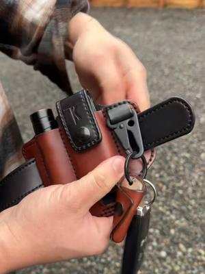 Get ready! #Shop the real deal of leather craft gear at www.taleofknives.com Size up the Big Boy or MPU tool belt organizer with your favorite #multitool and #flashlight AND #belt All leather gear is uniquely handmade one at a time in Oregon, USA #newyear #newgear #shopsmall #fenix #gerbergear #oregon #belt #belts #tools #olight #danner #electrician #surefire 