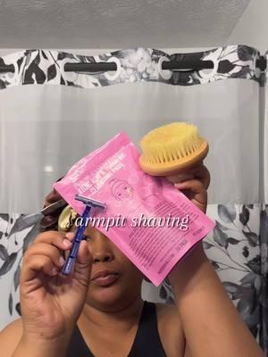 My shaving routine 🪒using  @Phor Essentials turmeric pads 🥰#shavingroutine #shaving #shavingtips #shavinghacks #drybrushing #darkspotcorrector #turmericskinbenefits #hyperpigmentationtreatment  #turmericpads #turmericskincare 