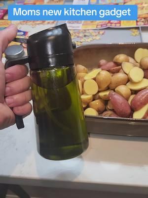 cooking  #cook #chef #CookingHacks #kitchengadgets #KitchenHacks #oildispenser #oilsprayer 