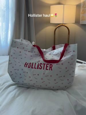 @hollister I love u😭🤍 #hollister #hollisterco #clothinghaul #clothing #fashion #pinterest #springclothes #fyp #viral #hollisterpartner #buildafit #buildahcofit 