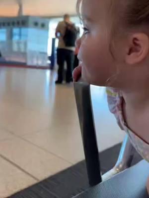 When the baby hasn’t seen his grandparents for a long time 🥹#toddlersoftiktok #cutebaby #babylove #kid #funnybaby #sweetbabies #funnyvideo #kidsoftiktok 