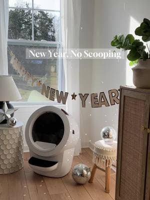 New Year, fresh start! Say goodbye to scooping and hello to always-fresh litter with @thelitterrobot. More time for you, and a cleaner space for them. This is the best way for cat parents to start the new year!✨#thelitterrobot 