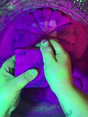 #Purplebugout For @Dusty Ladybug CHALKcuterie 💜 Congratulations on 1 Year friend!🎊🥳 I remember when I first saw your videos and I was just so mesmerized by all your creations💜 #sunshineasmr__ #glitter #blacklightcrush #Asmr #fyp 