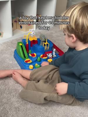 A toy that actually keeps my toddler entertained! #toddlertoys #toddlertoy #toddlermom #toddleractivityideas #toddleractivity #screenfreeplay #toddlersoftiktok #screenfreeactivities 