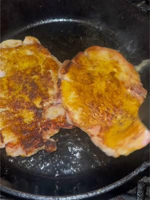 Pork chops it’s what’s for dinner ##southernporkchops##mrcilantro##mrcilantroseasoning#