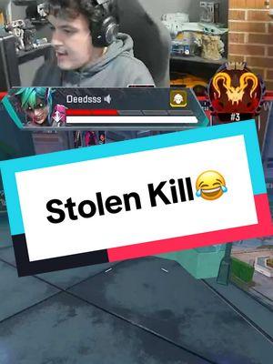 Stole the kill (saved rogue 🤣) #apexlegends #deeds #apexclips #fyp #foryou #foryoupage 