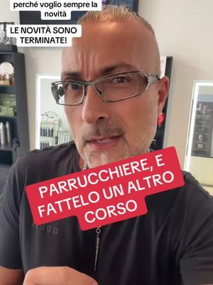 Ma si, fattelo un altro corso colore così diventi milionario🤣 #parrucchieri #parrucchiere #parrucchieritiktok #parrucchieriitaliani 