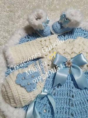 Conjunto "Sue" divinamente maravilloso!Agréganos a tu lista de deseos. #creaciones_ganchomagico #manosmexicanascreandomagiaytradicion #crochet #tejido #babygirl #babygirl #facebook #lemonade #sigueme #Sue 