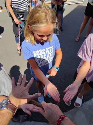 Kids getting spooned at The Sandwich County Fair  #spooned #getspooned #spoonman #spoonplaying #musicalspoons #folk #jugband @The Youth Fair @NC State Fair @North Carolina Folk Festival 