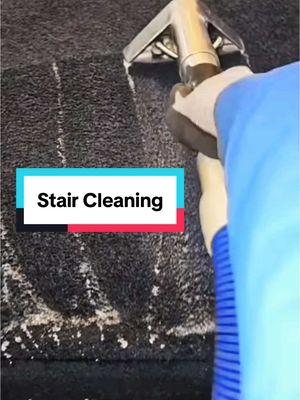 💧 JUICY stair cleaning! // Credit To • @freshstart🧼  #carpetcleaning #carpetlines #carpetextraction #staircleaning #staircarpet  #carpetgrooming #groominglines #hotwaterextraction 