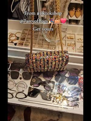 If you love bags, this is a MUST have in your bag collection #baglover #TikTokShop #handbagtiktok  #handbags #fashiontiktok #fashion #bling #musthave #musthaves #videooftheday #mchellenisaboke #smallinfluencer #usa_tiktok #womenaccesories #wardrobeessential #shoppinghaul #shopping #hauls #promotion #reviews #fyp #fypシ 