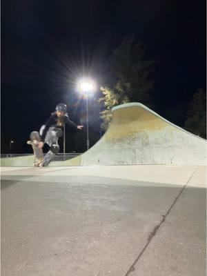 sk8’n the 🌊! #girlswhoskate #sk8 