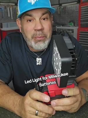 Milwaukee Tool Work Light @Ecarke #light   #flashligh #milwaukeetools #tool 