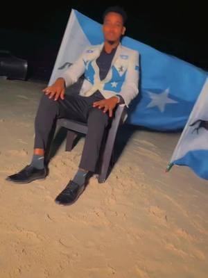 Xamar weli waa ino kala xiran tahay walhi jasiira iyo caawa🐎💙❤️#lascanoodtiktok #somalitiktok12 #galmudugnimo💙🤍💚 💙🤍💚 #for #xamarcadey🇸🇴🇸🇴🇸🇴🇸🇴 