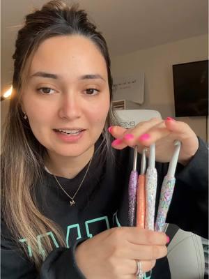 Let’s talk crochet hooks! All of these are from @Hooks N Glitter   #crochet #crocheter #crochethooks #crocheting #crochettiktok #crochetersoftiktok #crochetera #crochethooks #crochetera #crochetgirl #unboxingvideo #unboxingasmr #glittercrochethook #fyp 