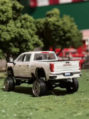 Cool truck in da feild 😎 #164farmdisplay #164diecast #gmcdenali #gmcsierra #whitedenali #farmtoys #modeltrucks 