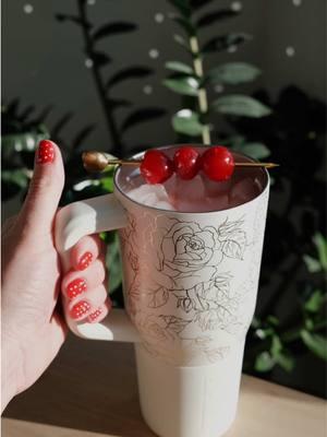 A twist on the classic Shirley Temple that you’re really gonna love! 🍒🤍✨ #Recipe #recipes #recipesoftiktok #recipesforyou #mocktail #mocktails #mocktailrecipe #dryjanuary #sobercurious #shirleytemple #brumate #flowers #floralprint 