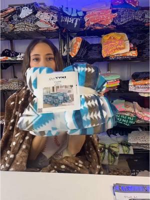 Our Bailey had the prettiest blue aztec print!🩵 Go shop now!!✨🛒 #envystylzboutique #envystylzblankets #envystylzexclusive #western #aztec #softandcozy #southerncharm #etxboutique 