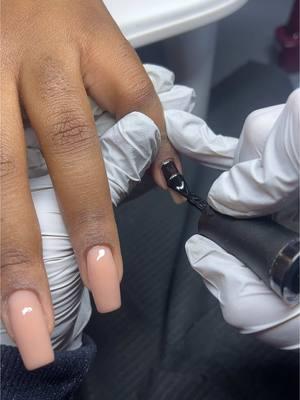 i can’t find the creator who’s video i saw this hack from but when i find it i will tag them & if you know pls tag them!!! #nail #nailhack #structuredmani #biabmanicure #geltech #dmvnails #madamglam #dmvnailtech 