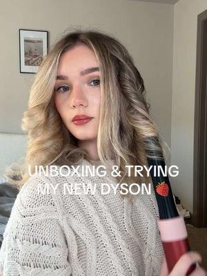 My hair has NEVER had this much volume omg #dyson #dysonairwrap #strawberrydyson #dysonhair #newdyson #dysonairwraptutorial #airwrap #airwraptutorial #matildadjerf #sharkflexstyle #sharkflexvsdyson #dysonairwrapcurls #90sblowout #blowoutturorial #healthyhair #strawberrybronzedyson #pinkdyson #newdyson #hair #hairtok #volumehairhacks @Bumble and bumble. @Crown Affair 