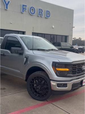 Ford F150 Supercharged Coyote en Color Silver se ve 🔥🔥 #ford #supercharged #coyote #droppedtrucks #f150 #singlecab #LosDeCrosby #lascasadeocoyote #rcsb #whipple 