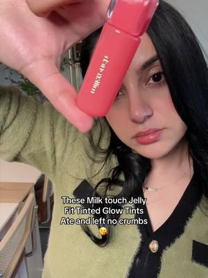 I LOVE MILK TOUCH! Take my moneyyyyyyy ♥️♥️♥️♥️♥️♥️ #milktouch #milkmakeupjellytint #jellyfittintedglowtint #jellyfittint #jellyfittintedglow #liptints #glossyliptint #koreanliptint 