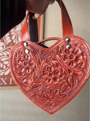 Our Shedron 🧱♥️ Corazón handbag is now available for preorder!! Only a few left! 🥰 #hechoenmexico #latinafyp #pursecollection #heartbags #bolsascinceladas #artesaniasmexicanas #bolsasdecorazon #viral #viralhandbag #fypシ #handmadegiftforher #heartpurse #viralheartbag #coachheartbag 