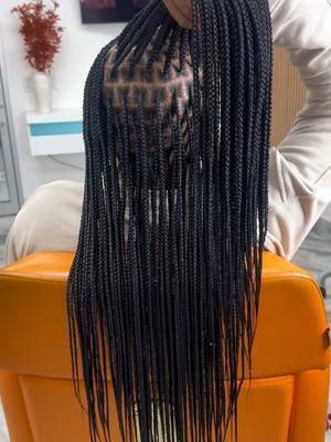 💥Small waist length 💥#smallknotlessbraids #cboxbraidstyles #jumboboxbraids #SmallBusiness #linkinbio #graphicdesign #logo #braids #workfromhome #stpetebraider #orlandoflorida #tampahairstylist