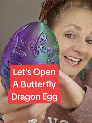 W.O.W. ❤️🦋🥚 #letsopen #dragonegg #dragonfidget #3dprinted #mysterydragonegg #butterflydragon #fidget #unboxing #collectibles 