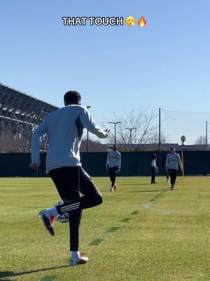 𝙋𝙚𝙡𝙡𝙚𝙜𝙧𝙞𝙣𝙝𝙤 🤙🏻🇧🇷 #sjearthquakes #amahlpellegrino #norway #MLS #Soccer #firsttouch 