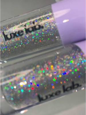 Another holographic oil to add to the new disco collection 🪩 coming this weekend!  #lipoil #nonstickylipgloss #luxelabcosmetics #lipgloss #nonstickylipoil #bestlipoil #holographiclipgloss #holographic #holographiclipoil #silverholographic #strawberrylemonadelipgloss 