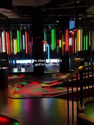 this place was soo cool & perfect for a date night or night out with friends  @Puttshack USA located in boston’s seaport 😮‍💨  #boston #bostontodo #exploreboston 