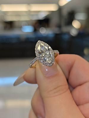 @TAMAYOS THE BIG STORE @TAMAYOS THE BIG STORE @TAMAYOS FABRICA DE ORO @tamayoshoustonoficial #tamayos #ring #diamond #anillo #engagement #valentinesdaygift #ValentinesDay #wife #labdiamond #marryme #casateconmigo 