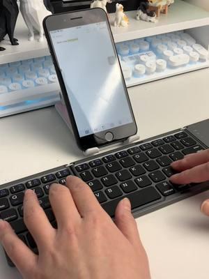 This is the most cost-effective foldable keyboard I found on the TikTok Shop, perfect for mobile office use. #foldingkeyboard ##bluetoothkeyboard #wirelesskeyboard #wirelesskeyboardipad #keyboard#fyp#TikTokShop #happynewyear 