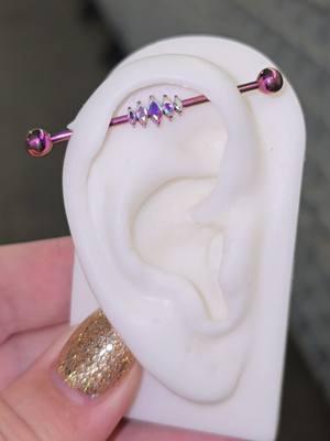 Do you have this piercing?! #bodyjewelry #piercingideas #piercings #piercinglovers #industrialbarbell #industrialpiercing 