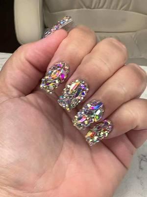 Get out your head and back to business, them thoughts don’t pay the bills. Only thing on my mind for 2025 is MONEY and pretty NAILS!!! #101customnails #blingnails #nailsalon #nailvideos #nailsmagazin #nailedit 