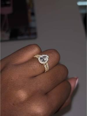 Quality + free shipping! 💍 #TikTokShop #foryoupage #fyp #fypシ゚viral #viral #tyratimani #ring #rings #weddingband #weddingring #teardropring #promisering #eamti #eamtijewelry  #eamtirings #contentcreators #blackgirl #blackgirlcontentcreator 