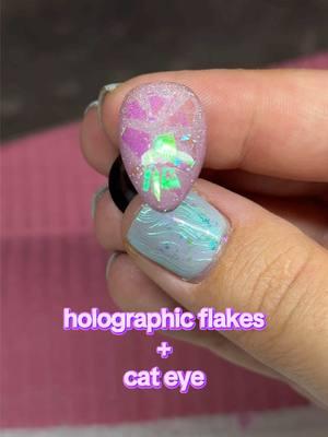 honestly cateye + anything is an amazing combo #cateyenails #holographicnails 