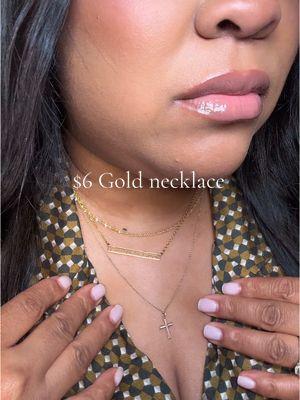 This gold necklace is So cute for layering and doesn’t turn🌟 #necklace #layeringnecklaces #goldnecklace #daintyjewelry #jewelrytiktok #TikTokShop 