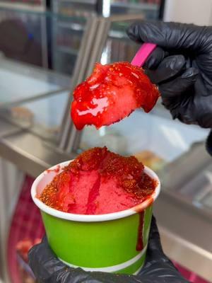 All natural watermelon ice cream!🍉😍😍 #starbucks #esquites #nieve #nievedegarrafa #foryoupage #viralstreetfood #inlandempire #norcocalifornia #southerncalifornia #handcraftedicecream #icecreamlover #sandia #watermelonicecream #mexicanicecream #fyp 