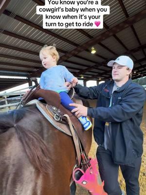 Just waiting at the back after the run to walk her down 🤠 #babybrandandco #cowgirl #barrelracer #iykyk #cowgirlshit #f #husband #rodeo #horse #barrehorse #barrelracing #horses #son #cowboy 