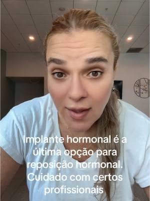 Cuidado com profissionais que contra indicam a reposição hormonal usual recomendando apenas implantes. Implantes são de muito difícil adaptação e custam muito dinheiro. Profissional que apenas indica implante está focando apenas no seu lucro pessoal. Cada implante pode custar até 8 mil reais para cada colocação e dura apenas 6 meses. #fypbrasil #fyp #saudedamulher #dicasparamulheres #mulher40mais #menopausa #menopausa #suplementacaofeminina #mulhernamenopausa #fypbrasileira #saudementalfeminina 