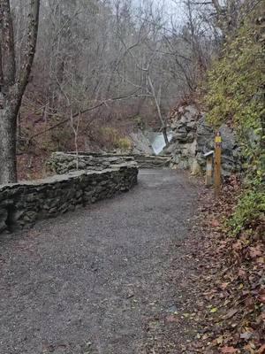 #naturalbridge #virginia #usa #fyp #foryoupage #foryou #quran #viral #jjtraveler #river #mountain #jjtraveler #الرحال_جبريل #الرحال_الفلسطيني #قران #امريكا 