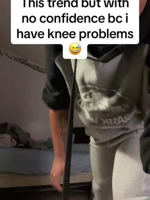 If i dislocate my knee ill be limping for 2 weeks so this is the best its gonna get😭😭 #fypシ #jamesbrownchallenge #kneeproblems 