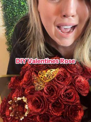 Back in stock 🌹#ValentinesDayGift #EverlastingRoses #RomanticGiftIdeas #SparklingBouquet #glitterroses #valentinesflowers #valentinesroses   #creatorsearchinsights 