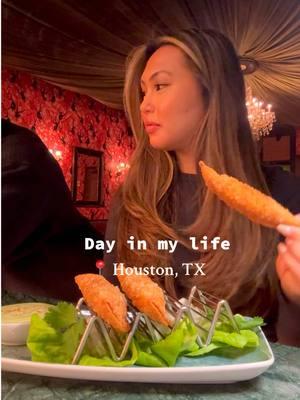 Day in my life as a social media manager! Since TikTok is leaving, I guess I’ll spam post!  #socialmedia #socialmediamanager #socialmediamanagerlife #dayinmylife #houstontx #houston #houstonsocialmedia #marketing #emiliahavana #speakeasy #houstonspeakeasy 