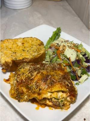 Lasagna for dinner 🍽️ quedo súper rica!! #lasagna #essyrecipe #Receta #recetasfaciles #cena #dinner #cooking #fyp #viralvideo 