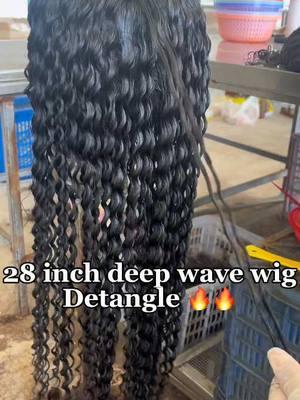 28 inch deep wave wig detangle🔥💕🌸💞 #lacefrontwig #humanhairwig #gluelesswig #wigtutorial #singleknotswigs #virginhairwig #singleknotswigs #byebyeknotswig #hdlacewig #rawhairvendor 