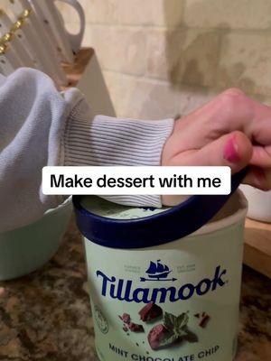 Make dessert with me #dessert #dessertideas #glutenfreerecipes #glutenfreedesserts #girldinner #sweets #recipes #easydesserts #easydessert @OREO @butterfinger @Tillamook 